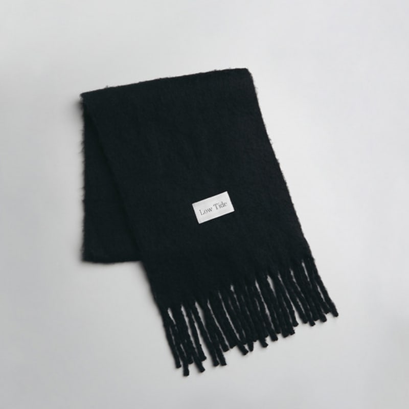 LOW TIDE [1st REORDER] LOWTIDE BIG LABEL MUFFLER [BLACK]