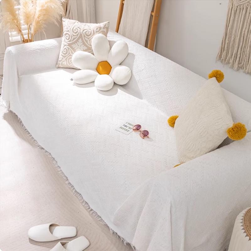 Двусторонний чехол на диван в скандинавском стиле