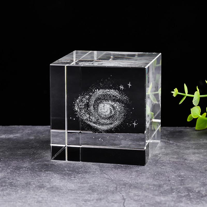 

Crystal Galaxy Raindrop Cube: Double Dragon Moon Carving Ornament - Perfect Creative Gift 4cm