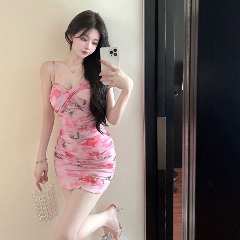 Sexy clavicle print suspender dress summer dress new slim and thin pleated hip skirt