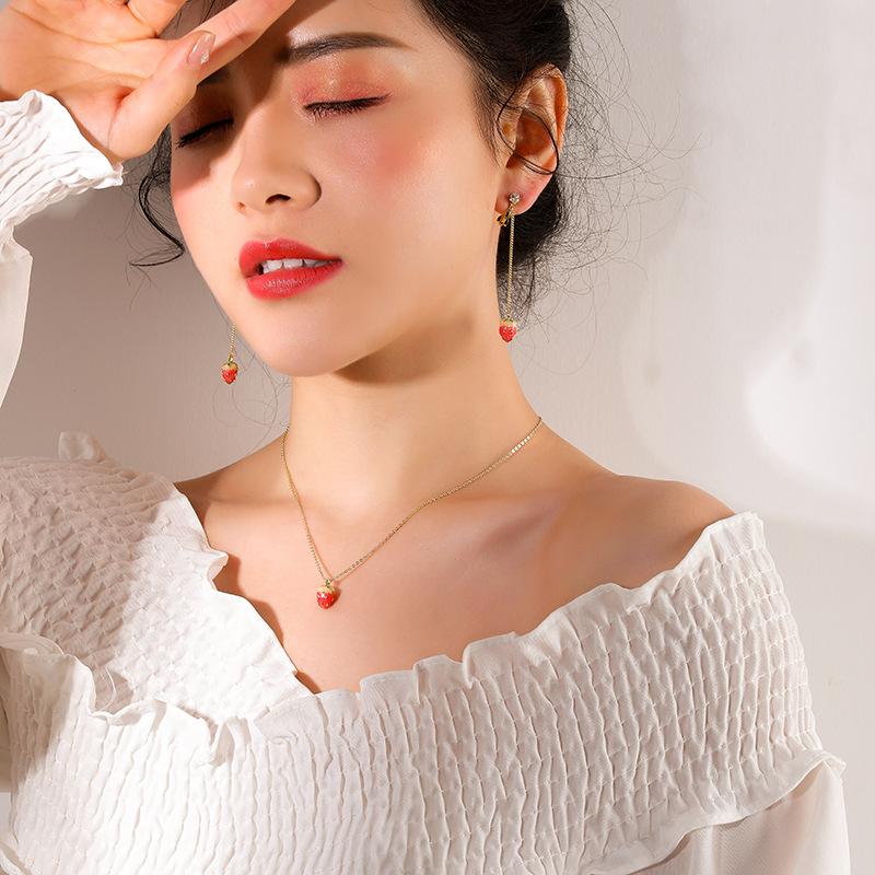 Strawberry Ear Clips & Necklace Set: Charming and Fresh Design for Women and Girls Without Ear Piercings.