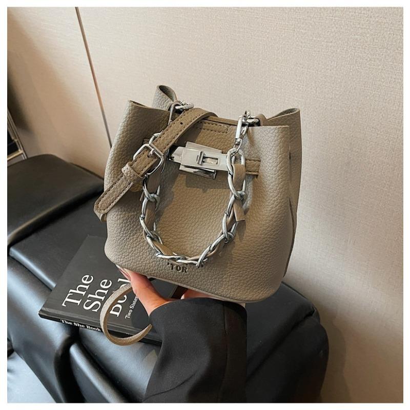 Fashion versatile high-end shoulder bag women's new niche bucket bag commuter messenger bag
