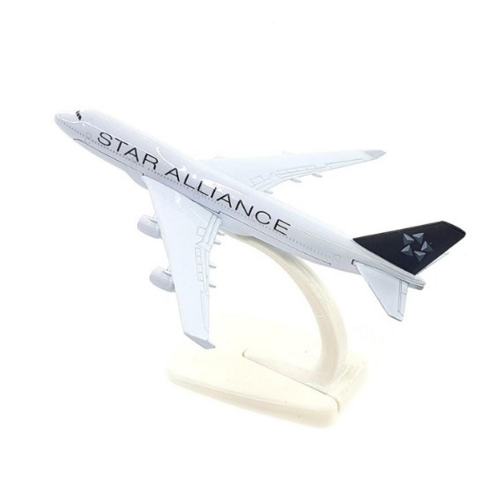 1:400 B747-400 Star Alliance Aircraft Model HF115902WH