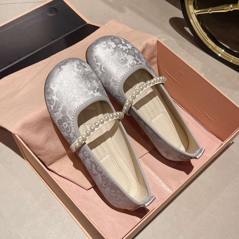 Flat Bottom Shallow Mouth Pearl Word with Mary Jane Shoes Women's New Chinese Embroidery Soft Sole Single Shoes Large Size Women's Shoes 41-43