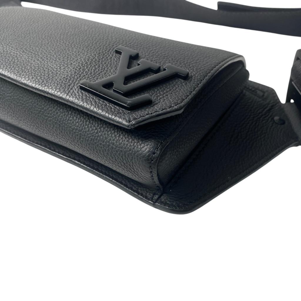 Used LOUIS VUITTONbody bag black leather mens