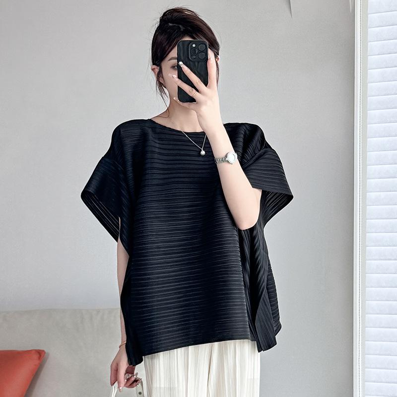 

«Футболка однотонного цвета с неравномерной складкой, короткий рукав, свободный крой, прикрывающая живот, средней длины, летний стиль» One Size чёрный