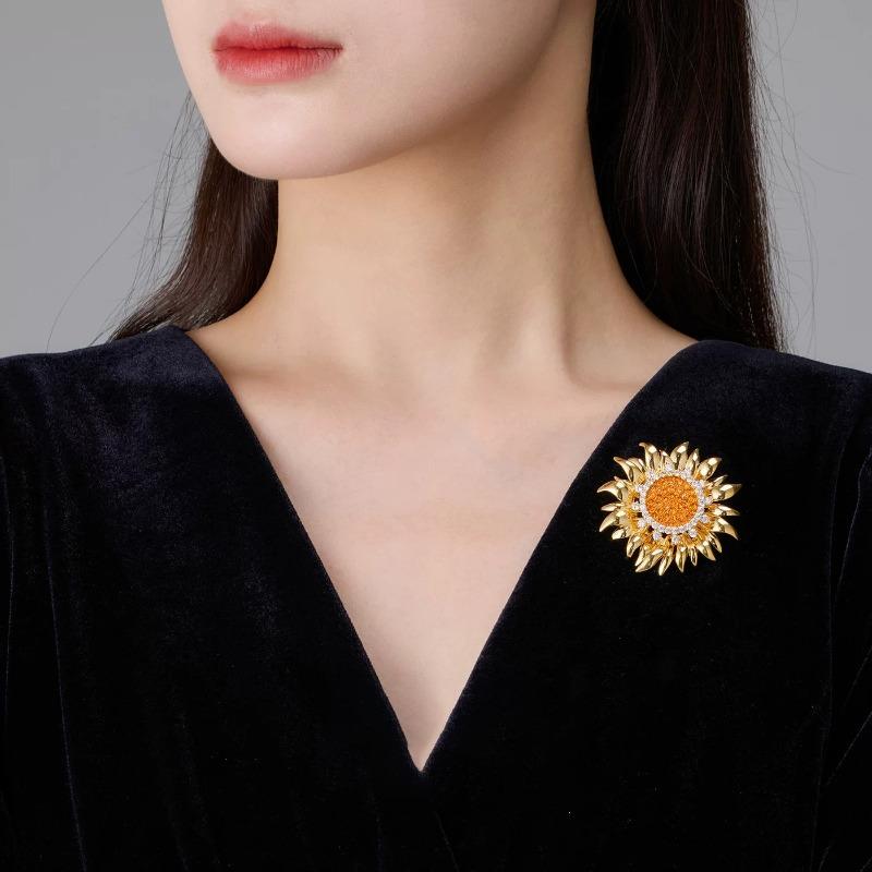 Sunflower Brooch - Retro Style Flower Pin, Unique and High-end Accessory with A Sophisticated Touch.