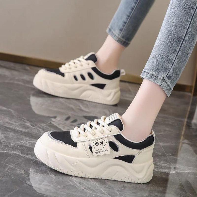 Dicksohlige fußzeigende kleine Brotschuhe, Schnür-Rundkopf-Freizeit-Board-Schuhe für Damen Herbst 2025 neu beliebt superheiß kleine weiße Schuhe