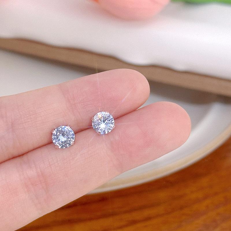 Fresh, Sweet And Simple Zircon Mini Stud Earrings, Exquisite, Small And Light Luxury Design Sense, High-End Personalized Earbone Stud Women