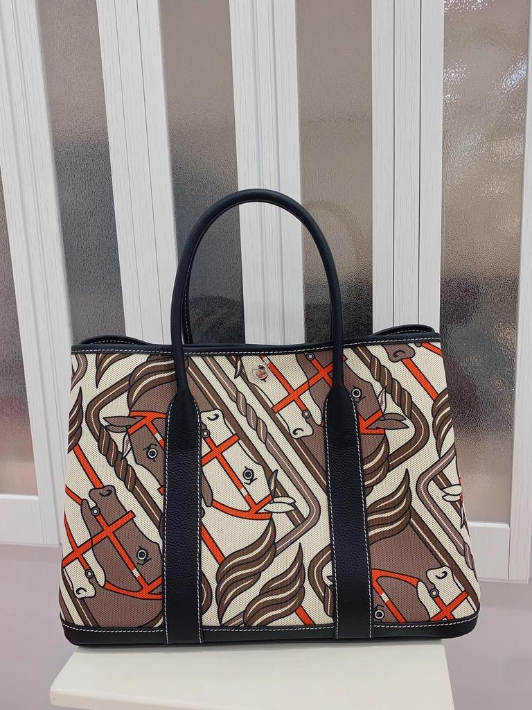 2025 Canvas With Top Layer Cowhide Women's Bag Garden Handbag Large Capacity Leather Contrasting Single Shoulder Tote