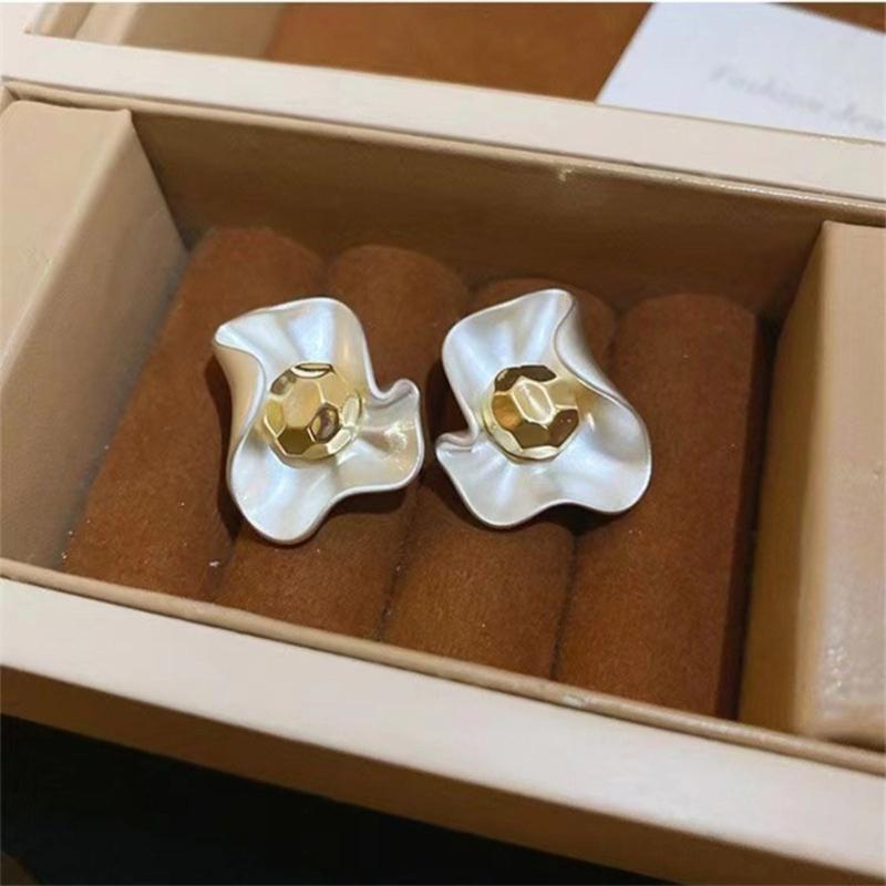Floral Studs Earrings Irregular Petals Ear Studs For Weddings Travel Accessories Comfortable Daily Wear Jewelry