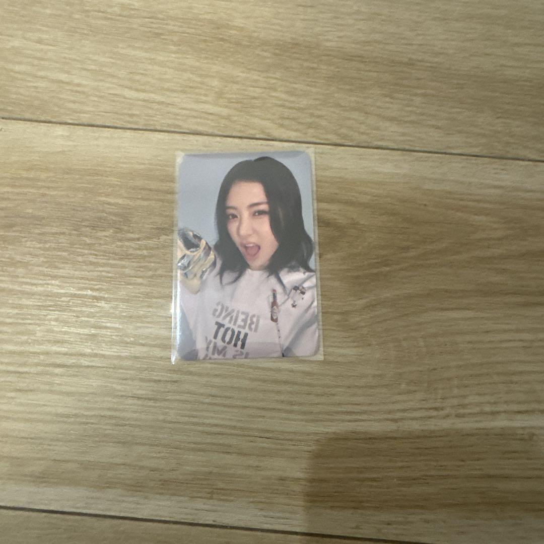 

[USED] Lu Seraphim Yunjin HOT ktown4u Pop-up Exclusive