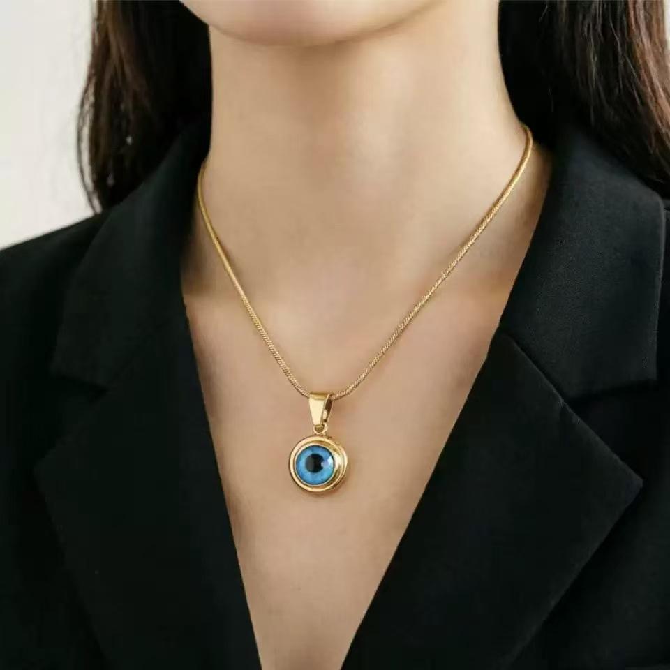 Trendy Evil Eye Pendant Necklace for Men Women, Stainless Steel Round Charm, Snake Bone Chain, Unisex Fashion Jewelry