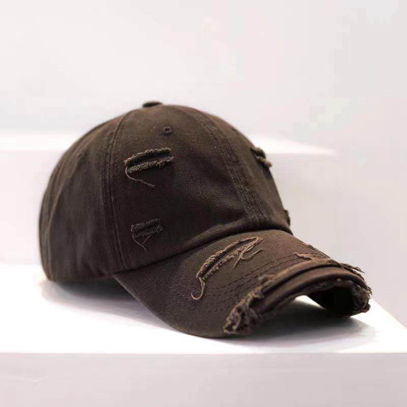 Vintage-Style Casual Baseball Cap with Distressed Details, Soft Top, Curved Brim, and Face-Revealing Duckbill Design