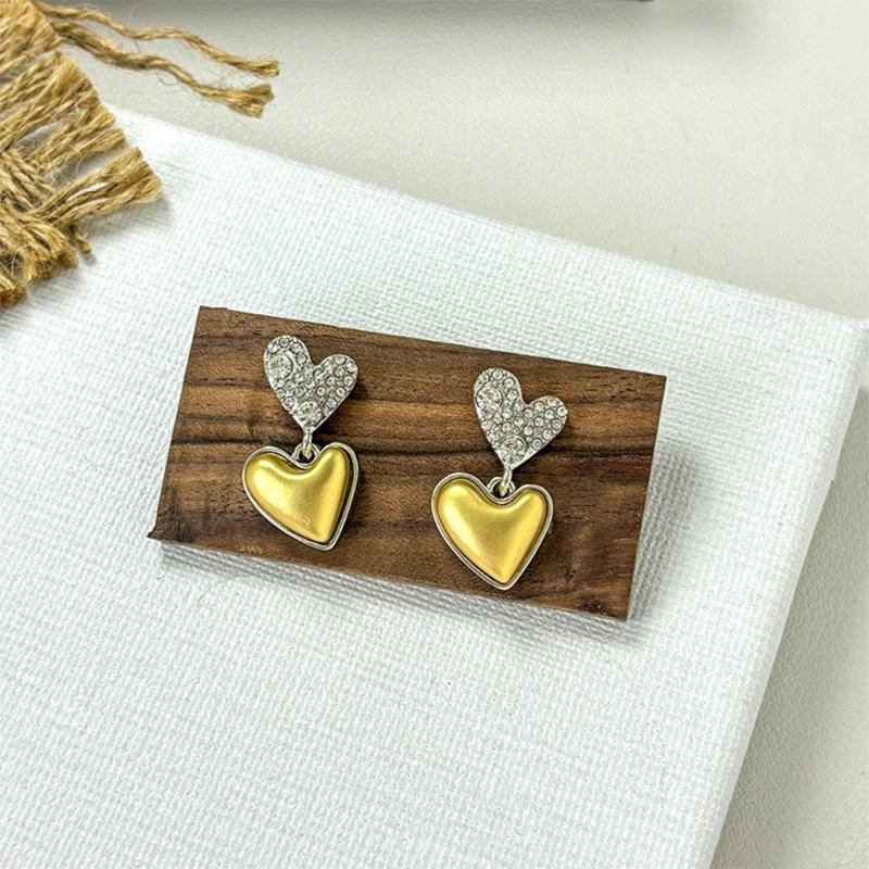 Golden Heart Earrings Ear Studs Alloy Texture Modern Ear Jewelry Fashion Ear Pins Suitable for Daily and Party Wear