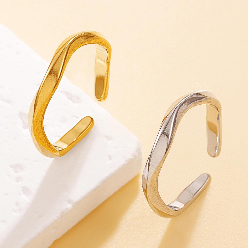 Minimalist Mobius Strip Stainless Steel Ring for Women