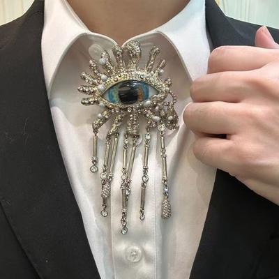 Broches y joyería para el cuerpo