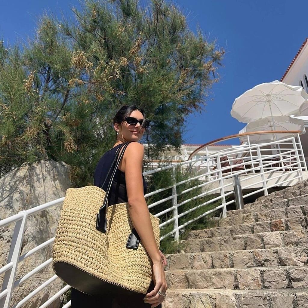 Casual Vacation Large Capacity Woven Straw Tote Bag Women's Spring Summer New Fashion Grass Woven Handbag Versatile Tote Bag