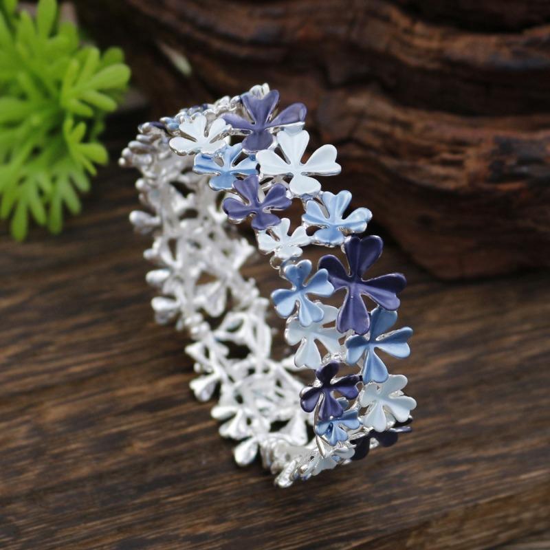 New enamel color hollow flower stud earrings pendant bracelet set women's autumn and winter high-end flower necklace