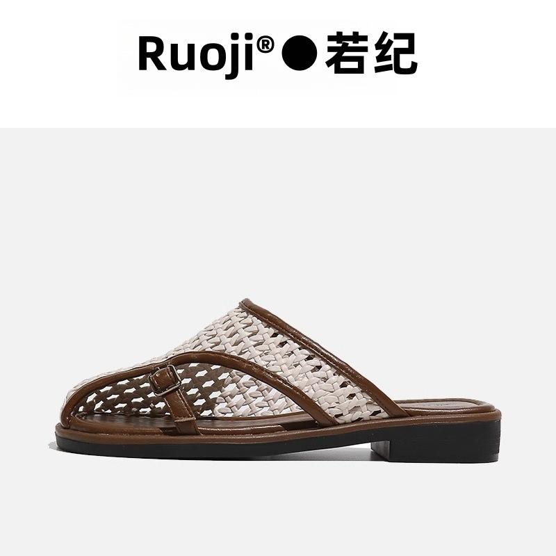

Woven bag head half slippers female oblique mouth 2025 summer new soft leather hollow breathable belt buckle non-slip retro sandals 40