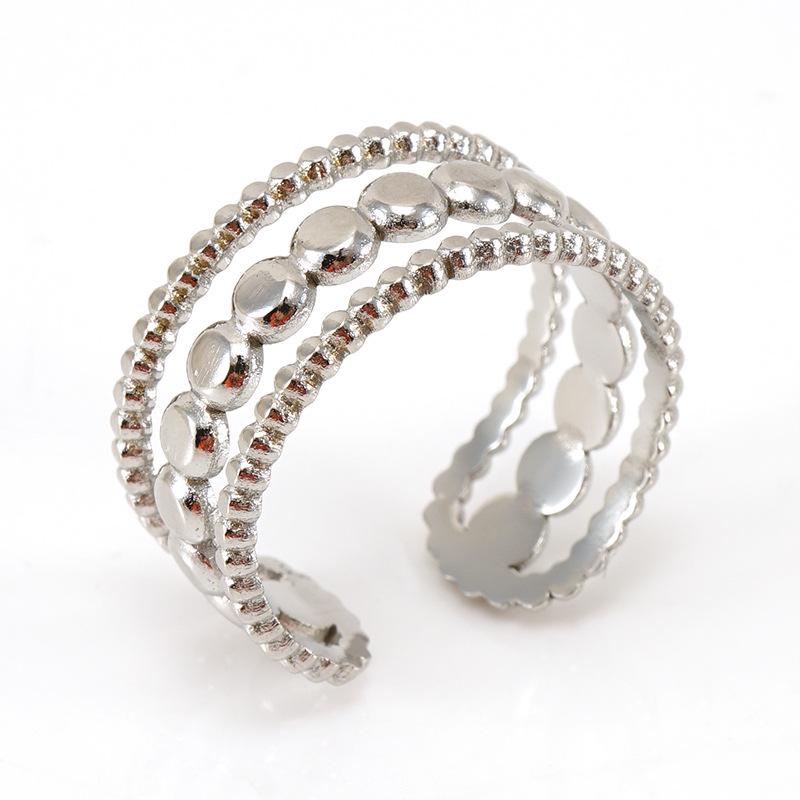 

European & American 18K Gold Geometric Stainless Steel Hollow Four-Leaf Clover Ring for Women Open adjustable