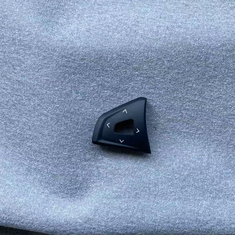 LHD For New Mondeo Domestic Edge Steering Wheel Button Constant Speed Cruise Multi-function Bluetooth Audio Volume Switch