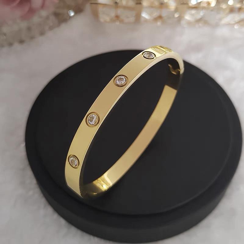 Fashionable Accessories Full Diamond Bracelet for Women