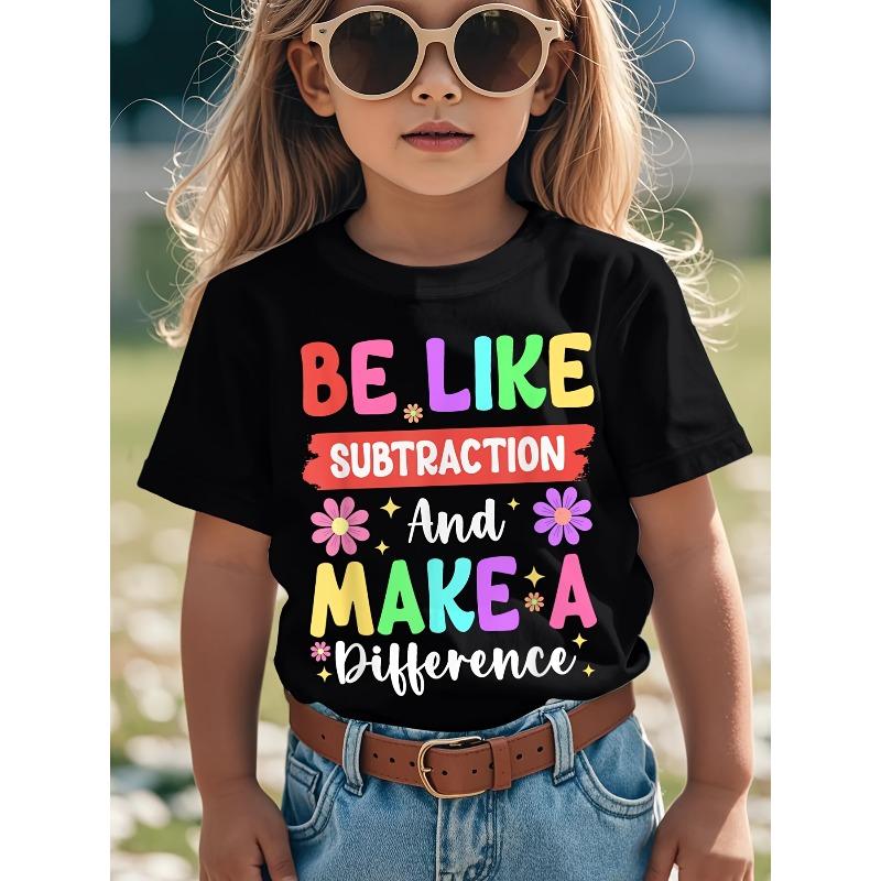 Tailles européennes T-shirt graphique pour enfants sur le thème des mathématiques « Sois comme la soustraction & Fais la différence » - Design coloré - Inspiré