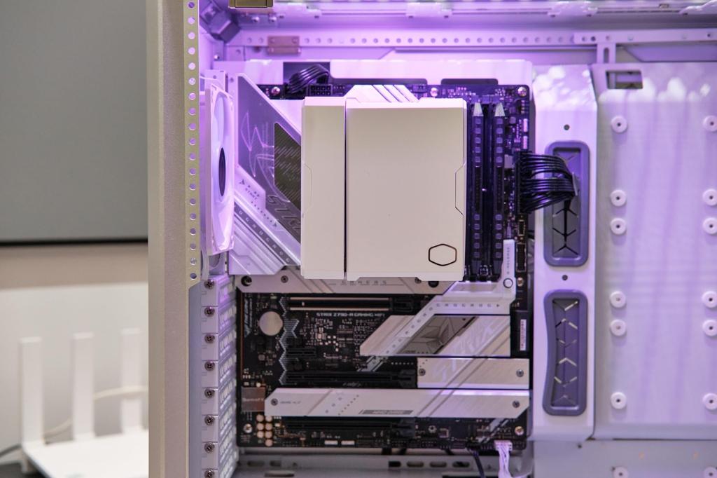 Cooler Master Hyper 612 APEX White CPU Cooler FN2540 Air-Cooled MAP-T6PN-225PW-CW