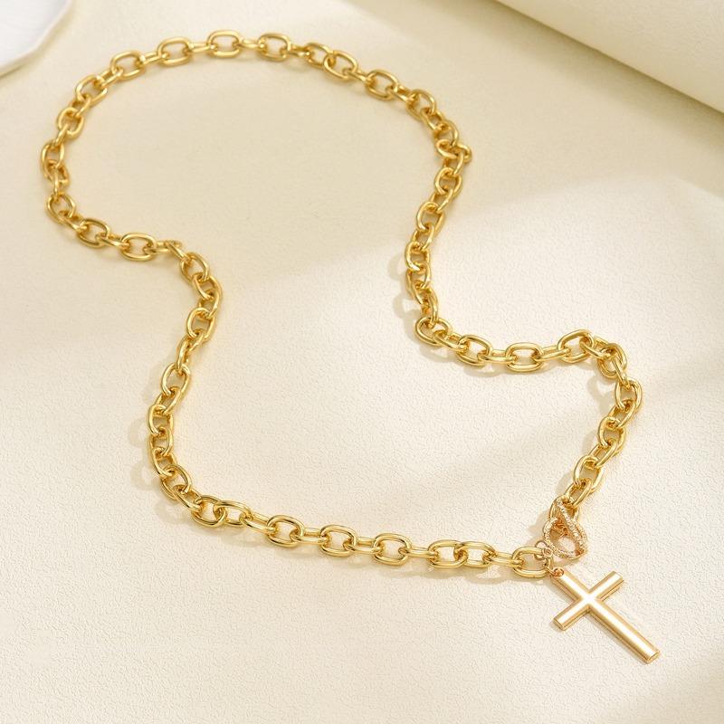 Hot-selling Simple Stacked Cross Pendant Necklace Niche High Sense Exaggerated Thick Chain Collarbone Chain Accessories
