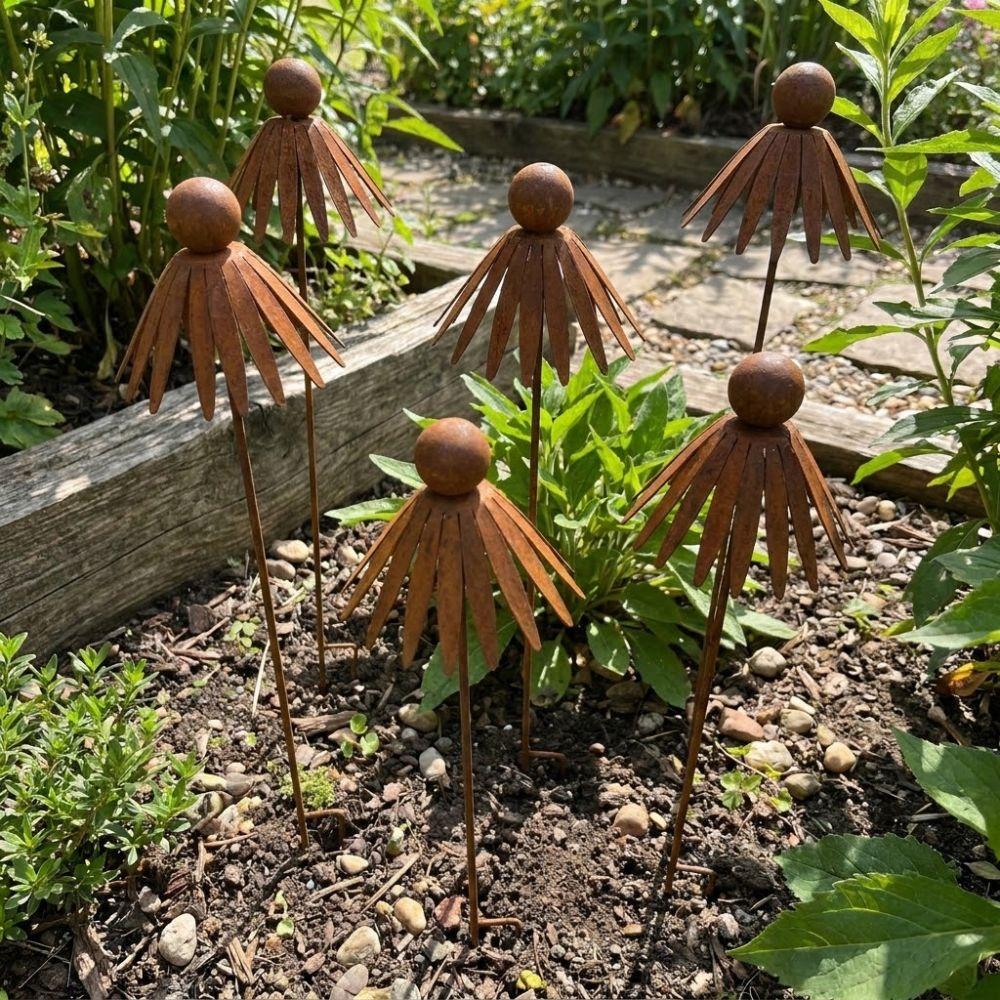 Weather Resistant Metal Daisy Stake Rusted Iron Curved Petal Stake Rustic Garden Art  Lawn Patio