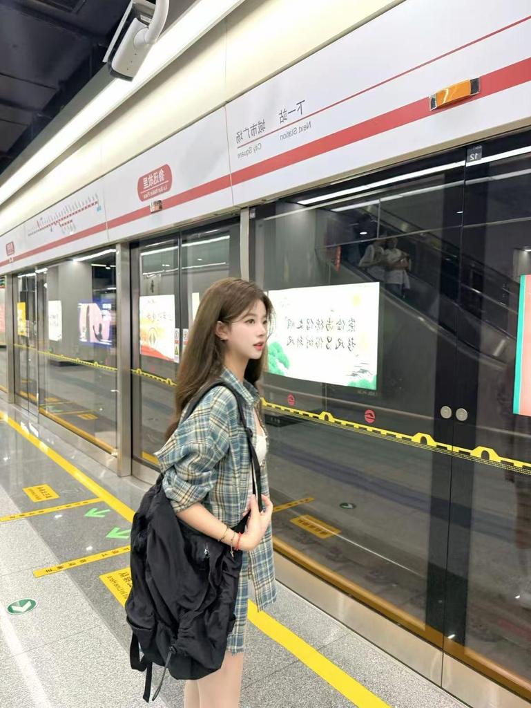 Women's Trendy Plaid Shirt: Spring & Autumn Loose Casual Long-Sleeve Jacket