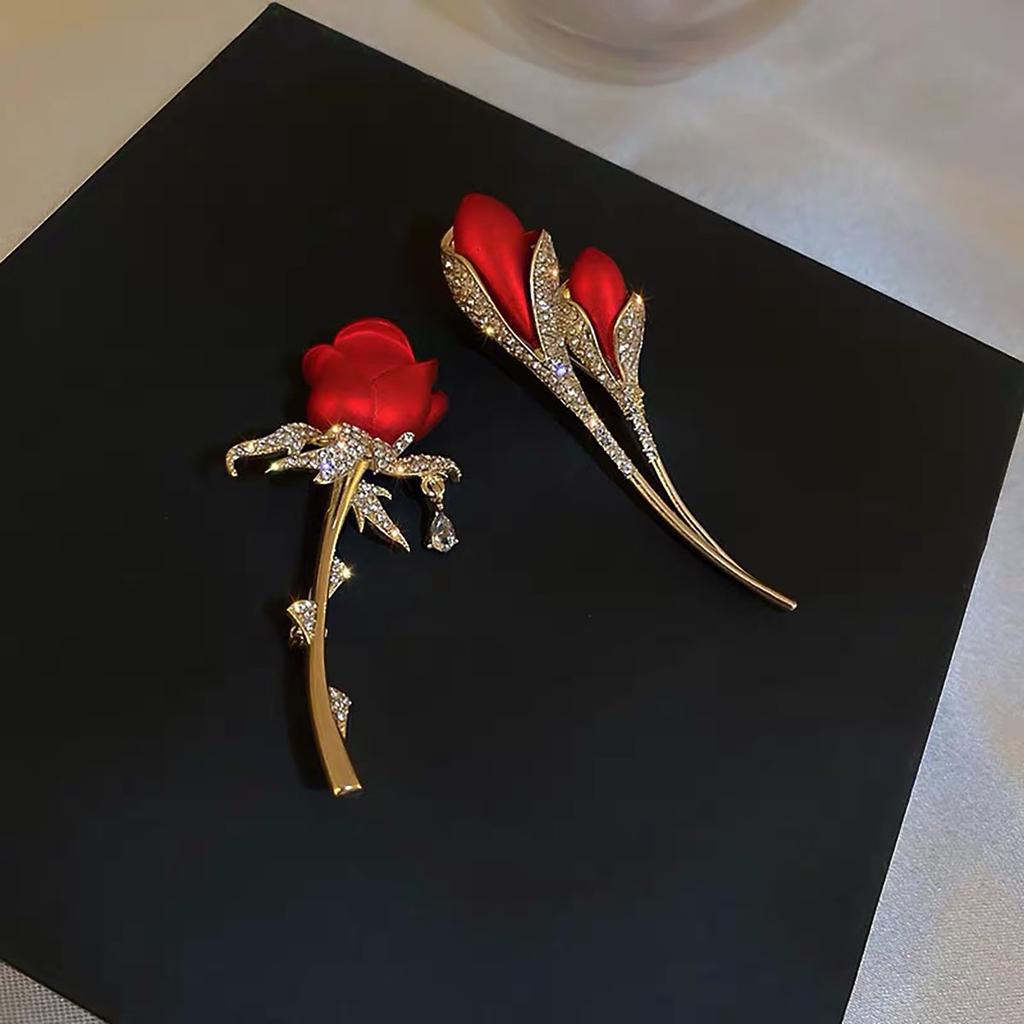 Red Rose Tulip Brooch Pins Ladies Fashion Light Luxury Flower Pin Nice Design Brooches Elegant Dress Suit Badge Accessories