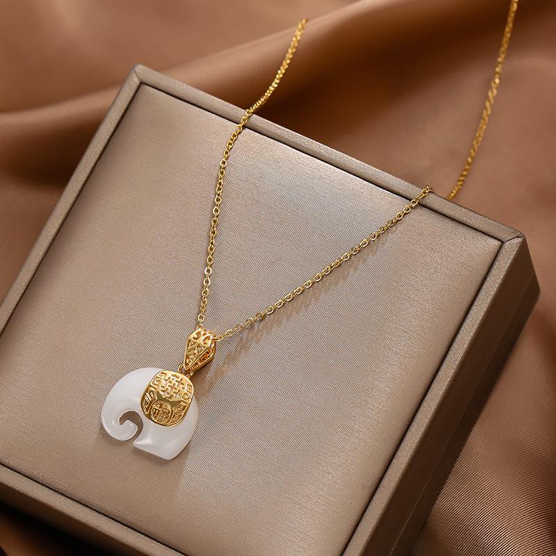 Jade Elephant Pendant Necklace for Women Auspicious Fortune Symbol Trendy Versatile Minimalist Jewelry