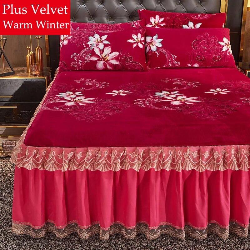 Warm Bed Skirt Crystal Velvet Thickened Bedspread Three Piece Set Flannel Bed Linens King Queen Size with Pillowcases