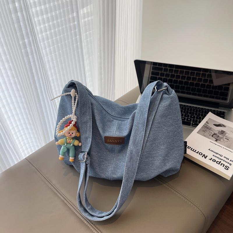 

2025 summer niche pleated bag women s bag shoulder bag messenger bag fashion street simple solid color bag casual diagonal span Without pendant синий