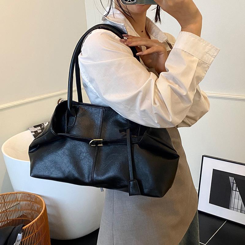 2025 new retro large-capacity underarm bag female Sen Meng fashion one-shoulder messenger tote bag retro croissant bag