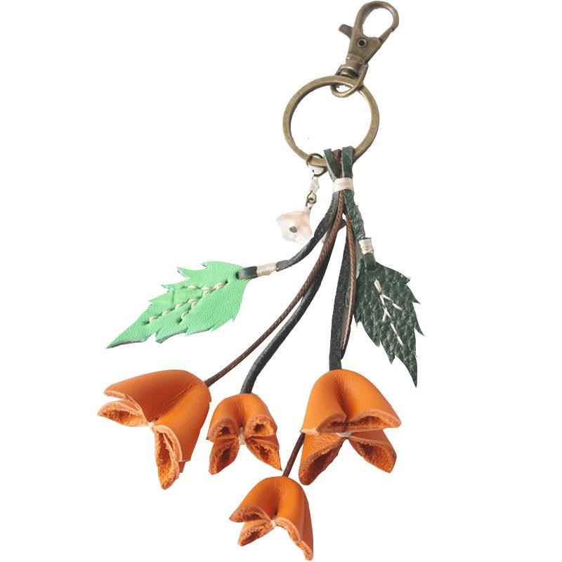

Брелок из натуральной кожи ручной работы с цветами и листьями, аксессуар для сумки красный