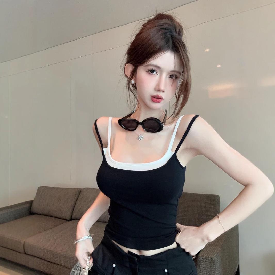 

Женская черная майка-камезоль с эффектом двухслойности и нагрудными вкладышами - уникальный тайский дизайн, милый и пикантный короткий топ Large (100-130) чёрный