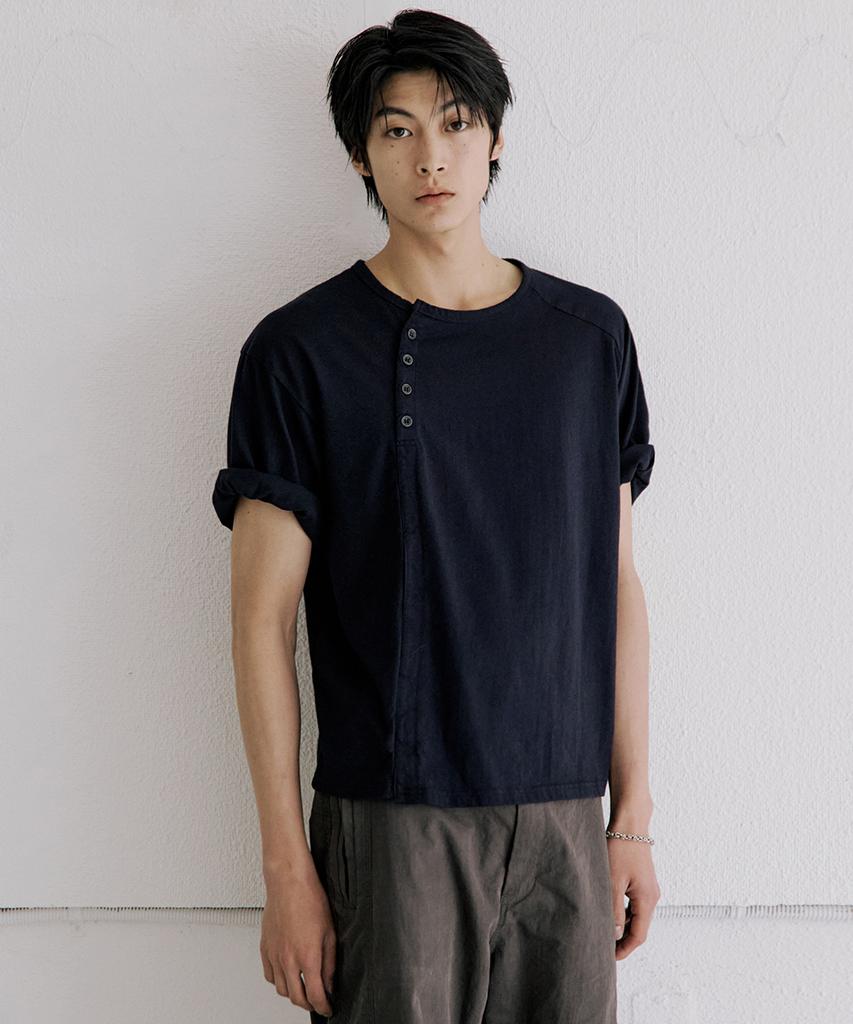 HOOVES Vertical Henley Neck Short Sleeve T-Shirt [Navy]