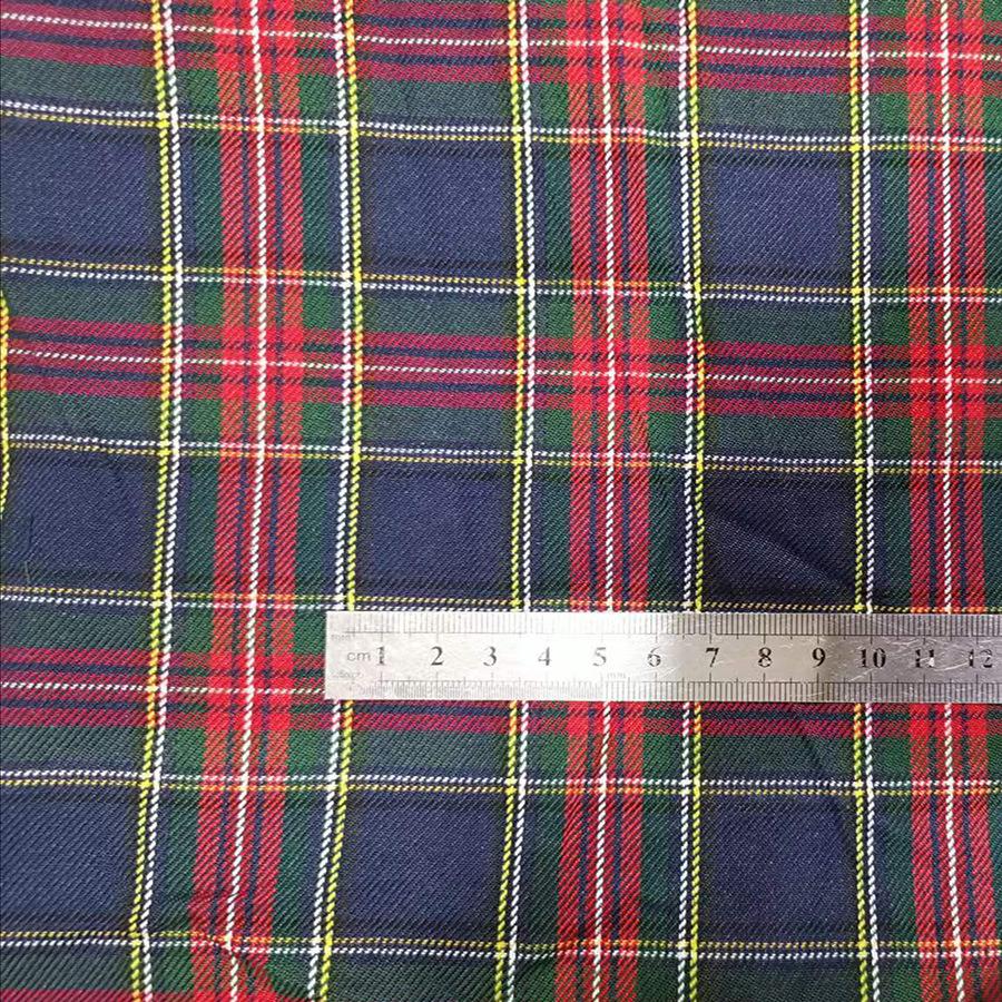 Brytyjska tkanina bawełniana w kratę szkocką i gingham, twill, na mundurki szkolne i spódnice.