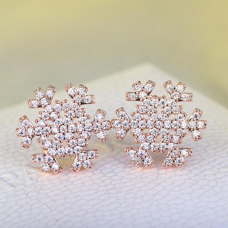 Leichter Luxus Zirkonium Diamant Ohrringe Mode Kreative Schneeflocke Ohrhaken Galvanisierte Blumen Ohrringe