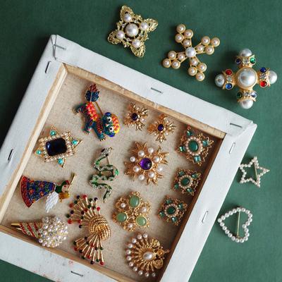 Vintage Court Baroque Gem Brooch Medieval Women'S Party Brooch Animal Insect Collection