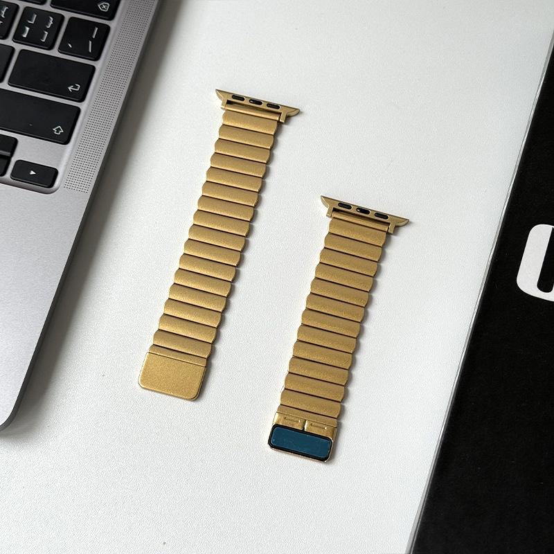 Edelstahl-Metallarmband für Apple Watch 46 mm 44 mm 40 mm 42 mm 49 mm 41 mm 45 mm Metallglieder-Magnetarmband IWatch 10 9 8 7 6 SE 5 4