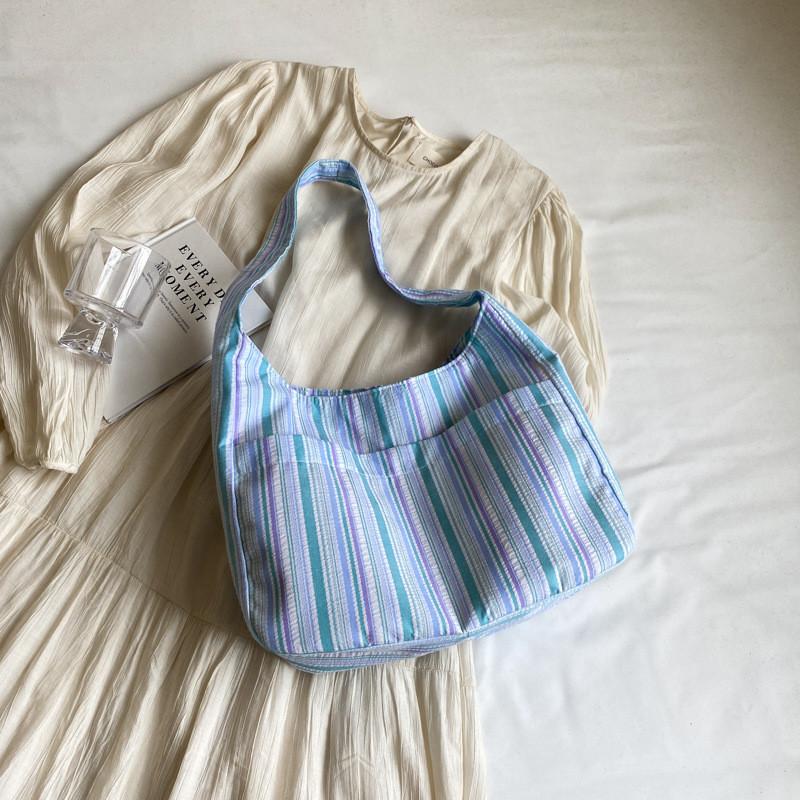 Trendy And Chic Shoulder Tote Bag For Women Crafted From Durable Canvas Material