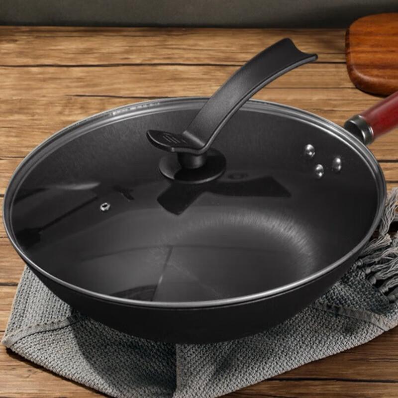 Yoshida Craftsman 32cm Cast Iron Wok with Glass Lid
