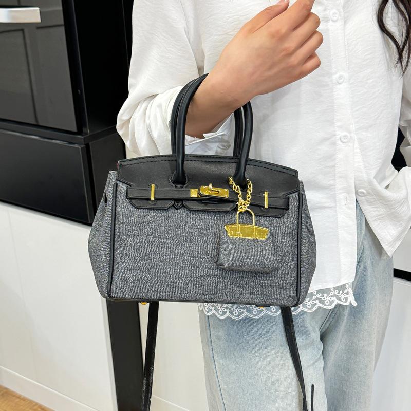 Borsa Portatile Kelly in Denim a Contrasto Platino da Donna Nuova 2026 Versatile a Spalla a Tracolla Ciondolo Donna