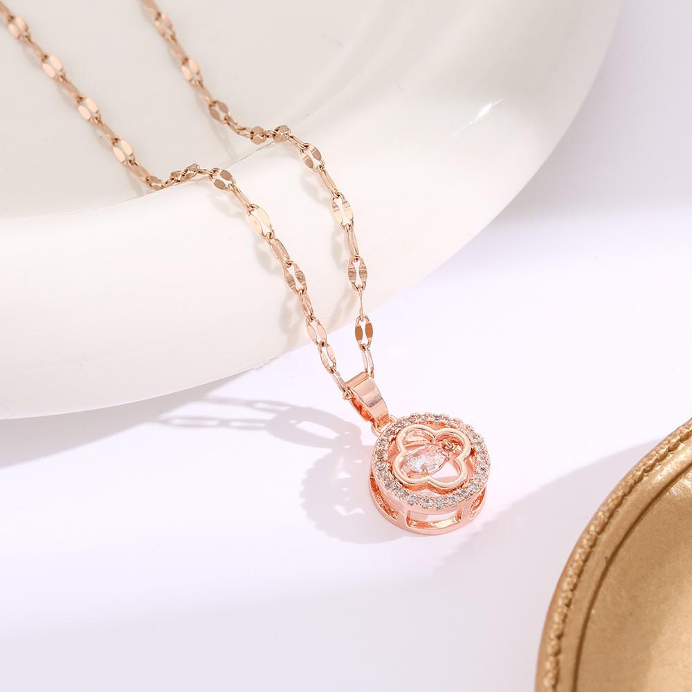 Elegant Gold-Plated Chinese-Style Four-Leaf Clover Necklace with Imitation Hetian Jade Pendant for Women