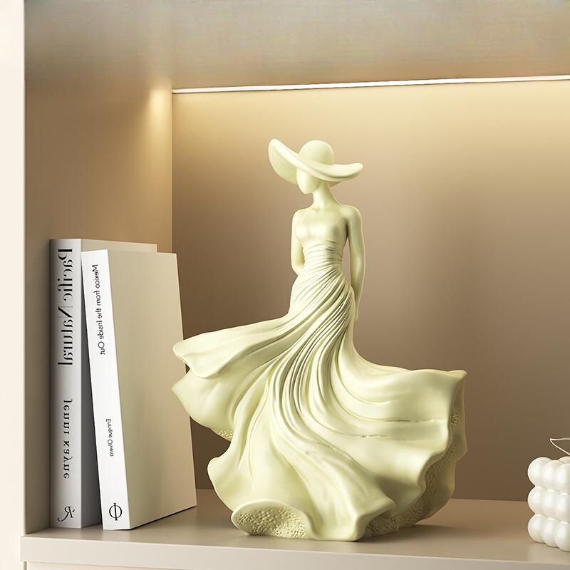 High-end Sculpture Cream Wind Figure Art for Home Decorations, Creative Simulation Resin Gift, Office and Study Living Room, 1Pc