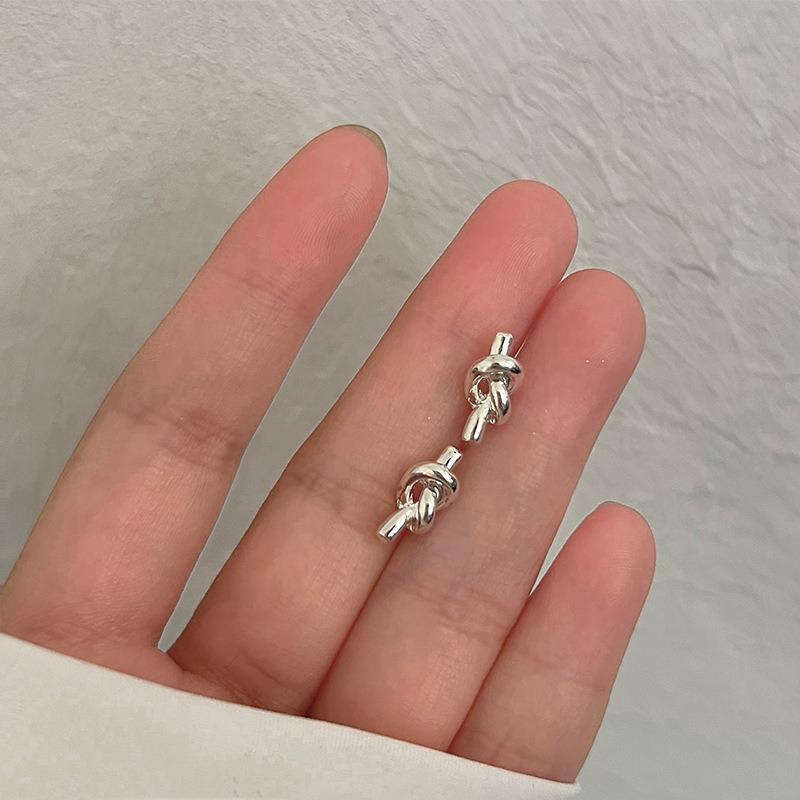 Raising Ear Holes, Small Stud Earrings for Women, Simple, Sweet, Small and Fresh Earrings, Niche Design, Versatile Earrings